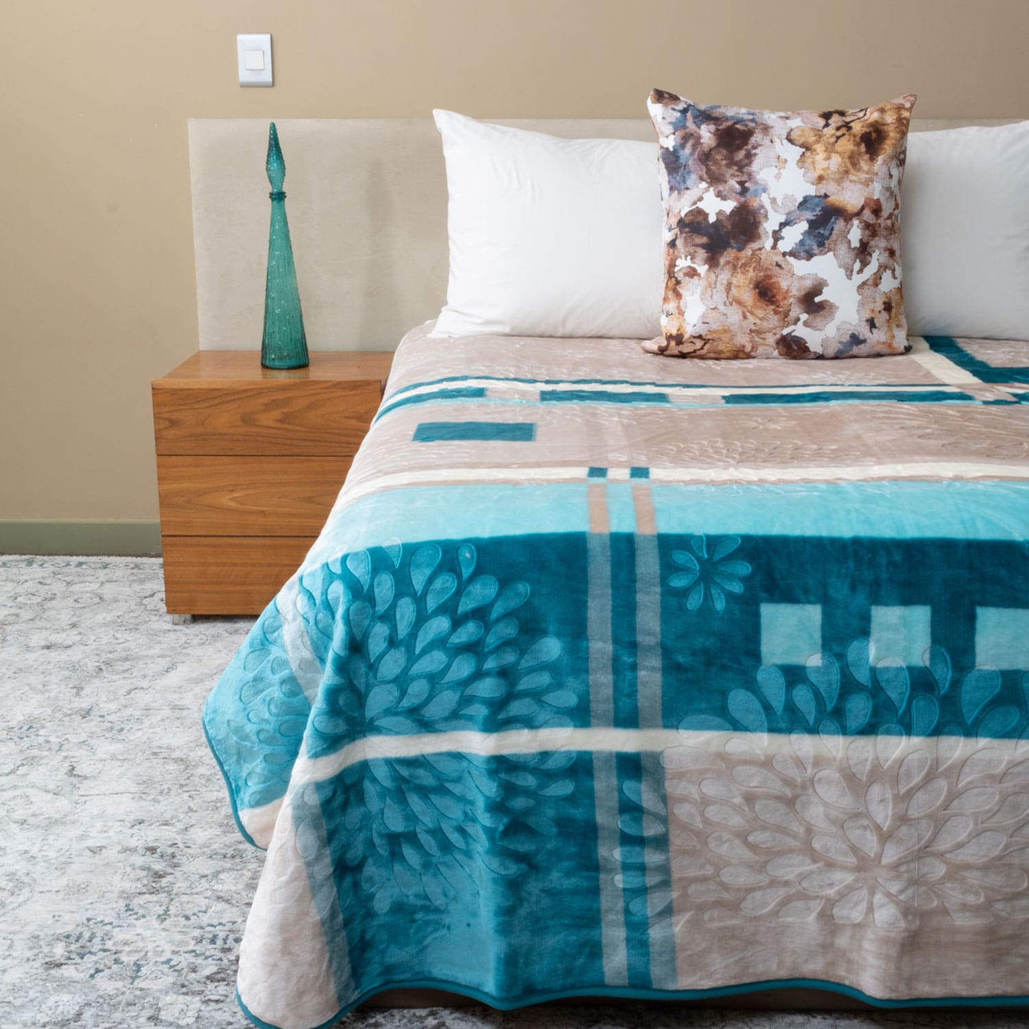 Casablanket Faux Fur Blanket Turquoise &. Cream Casablanket Faux Fur Blanket Turquoise &. Cream