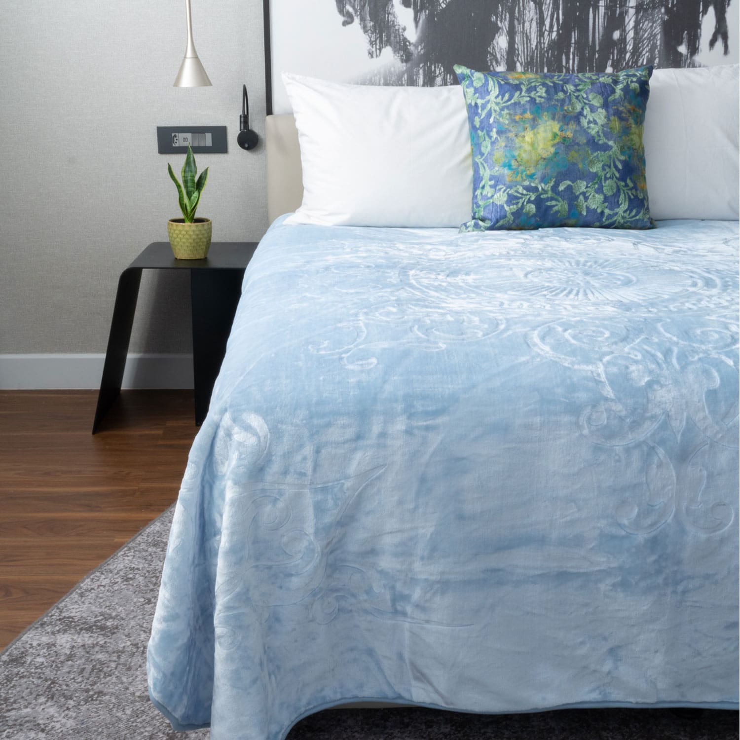 London Faux Mink Blanket Light Blue London Faux Mink Blanket Light Blue