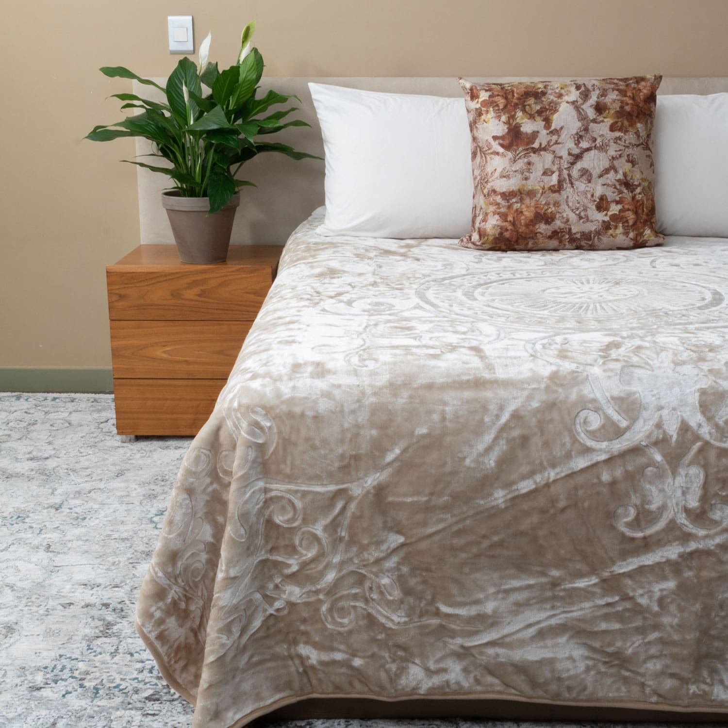 London Faux Mink Blanket Natural London Faux Mink Blanket Natural